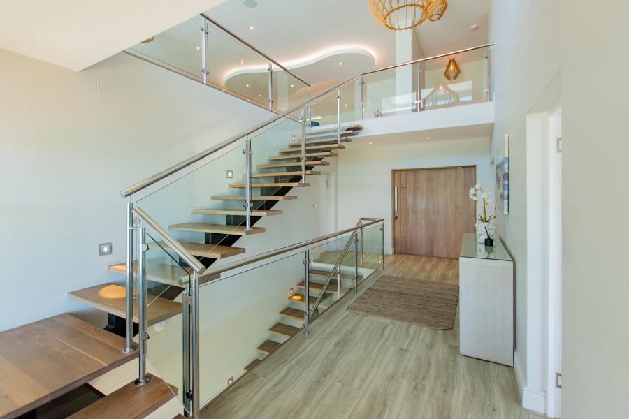 6 Bedroom Property for Sale in Myburgh Park Western Cape